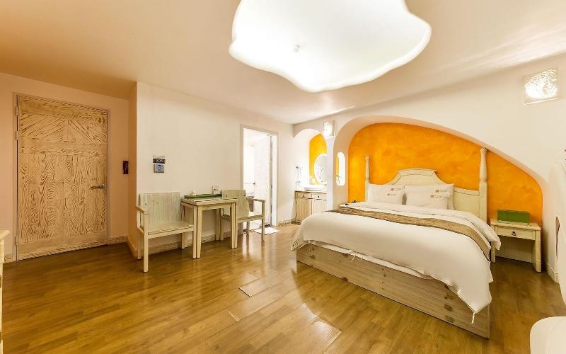 Hwaseong Wolmun Lavender Onchen Hotel image