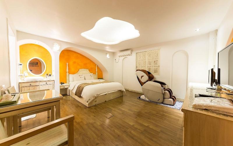 Hwaseong Wolmun Lavender Onchen Hotel image