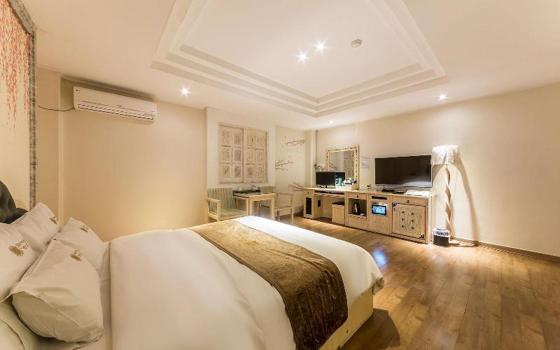 Hwaseong Wolmun Lavender Onchen Hotel image