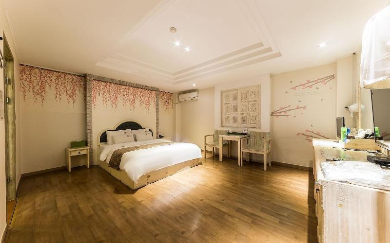 Hwaseong Wolmun Lavender Onchen Hotel image
