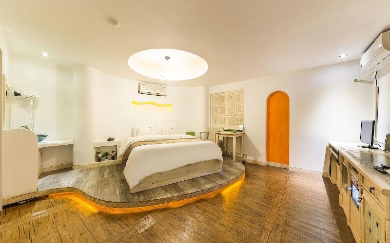 Hwaseong Wolmun Lavender Onchen Hotel image