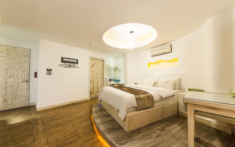 Hwaseong Wolmun Lavender Onchen Hotel image