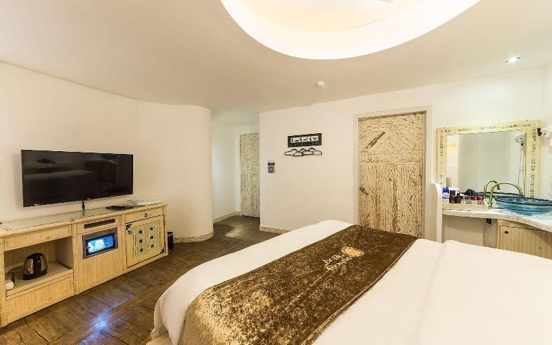 Hwaseong Wolmun Lavender Onchen Hotel image