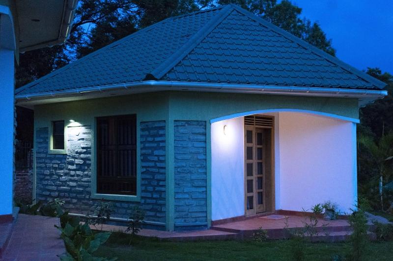Tooro Fairway Hotel image