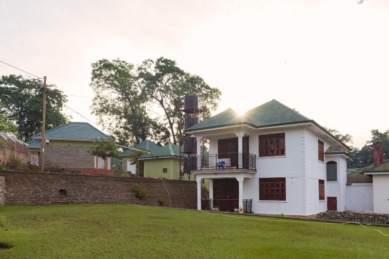 Tooro Fairway Hotel image