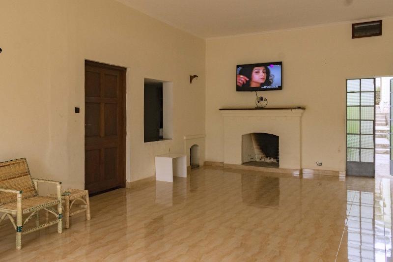 Tooro Fairway Hotel image