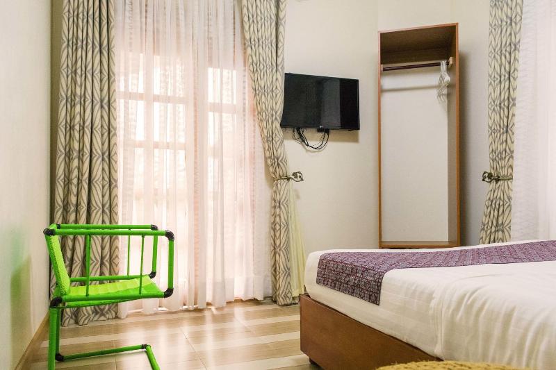 Tooro Fairway Hotel image