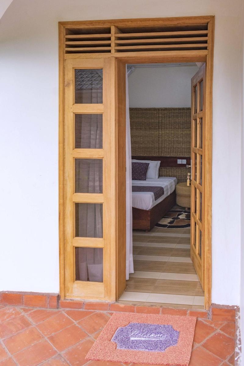 Tooro Fairway Hotel image