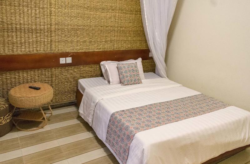 Tooro Fairway Hotel image