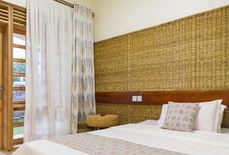 Tooro Fairway Hotel image