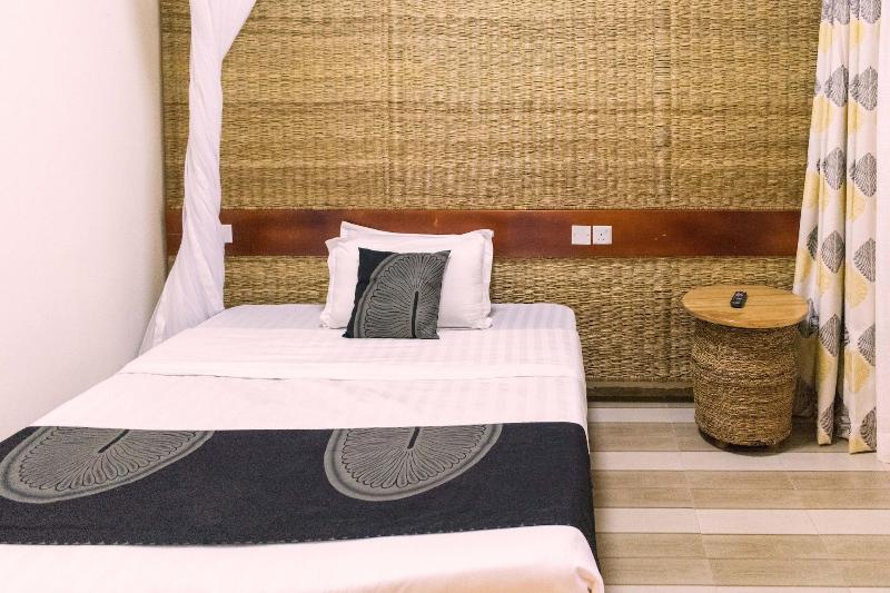 Tooro Fairway Hotel image
