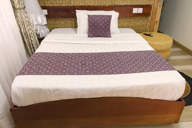 Tooro Fairway Hotel image