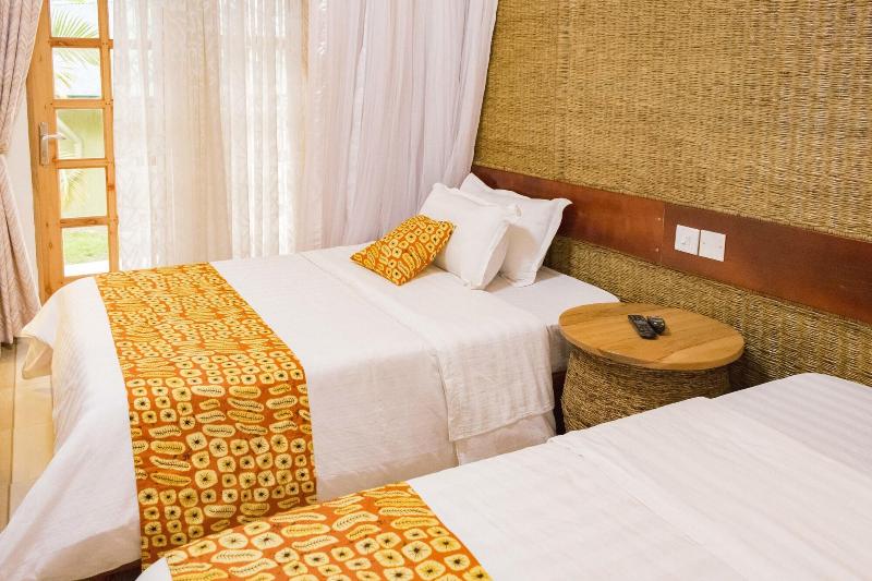 Tooro Fairway Hotel image