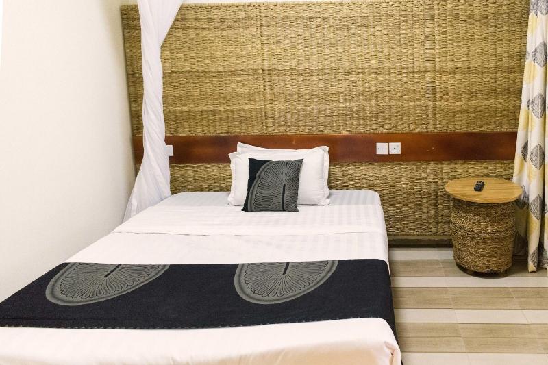 Tooro Fairway Hotel image