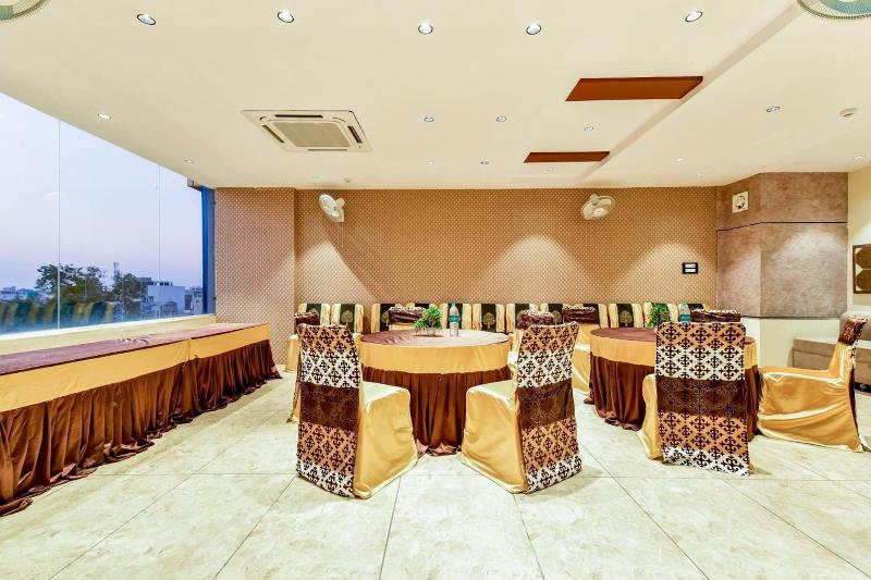 Hotel Frontier Royal