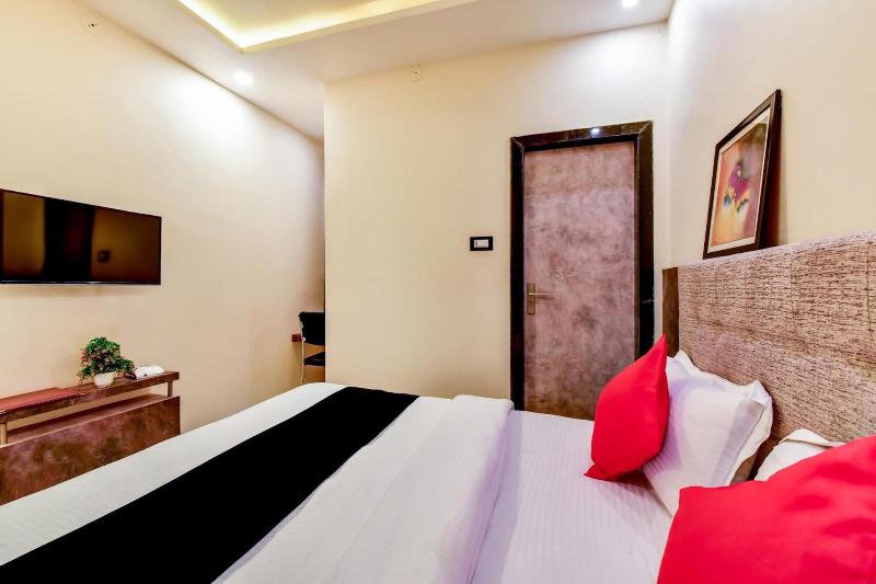 Hotel Frontier Royal 5