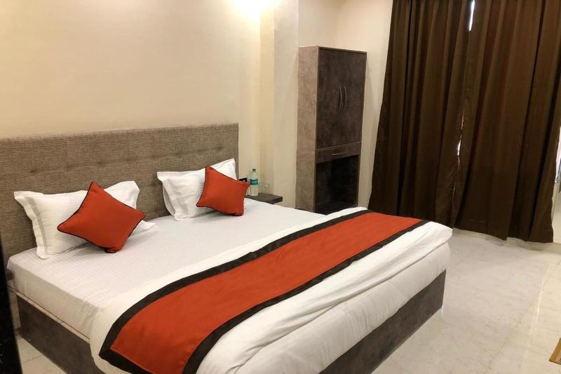 Hotel Frontier Royal 4