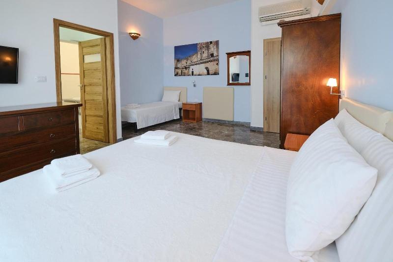 Camere A Sud image