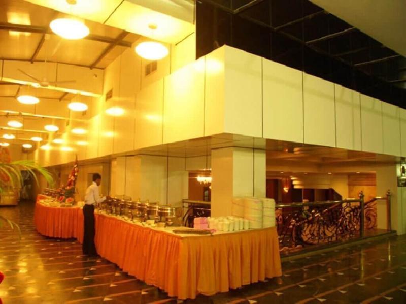 Hotel Highway View image