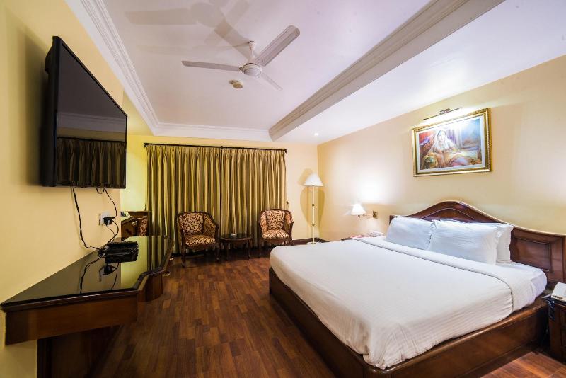 Hotel Highway View image