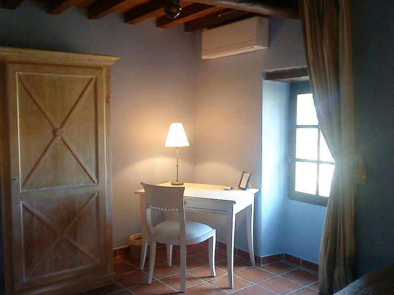 Le Vieux Moulin image