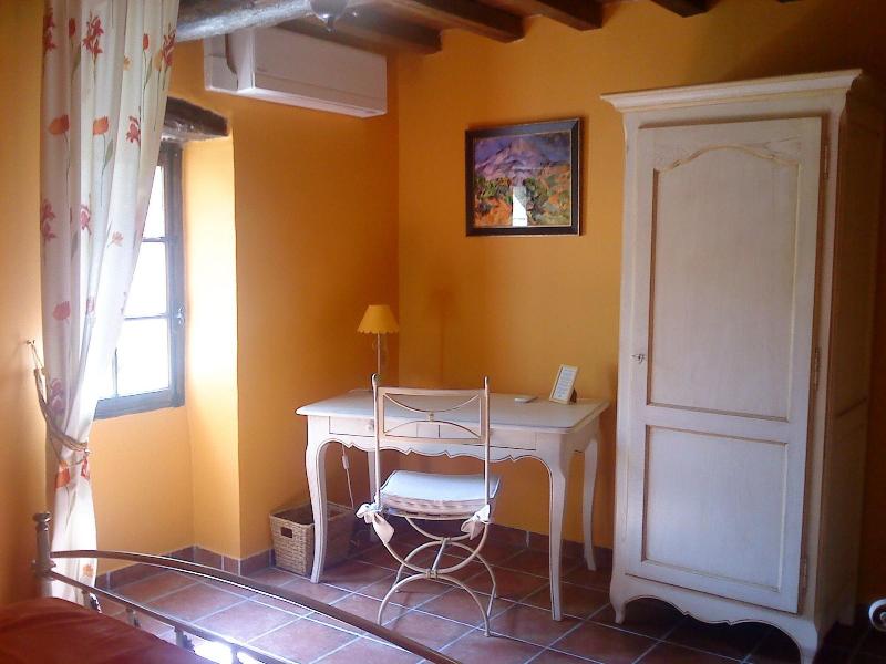 Le Vieux Moulin image