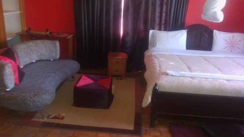 Rose Wood Lounge image