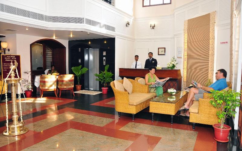 V K G Group Holiday Hotel — bar