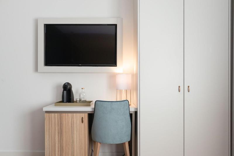 Zurin Charm Hotel image