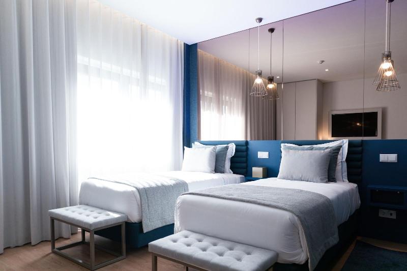 Zurin Charm Hotel image
