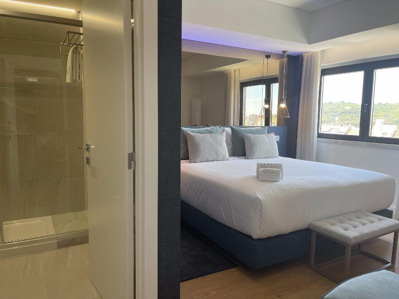 Zurin Charm Hotel image
