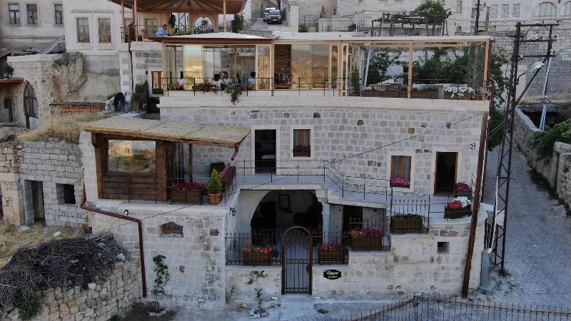 Vigneron Cave Hotel image