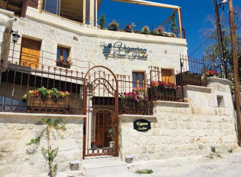 Vigneron Cave Hotel image