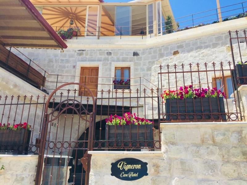 Vigneron Cave Hotel image