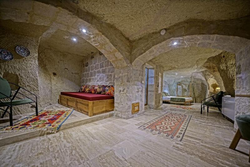 Vigneron Cave Hotel image