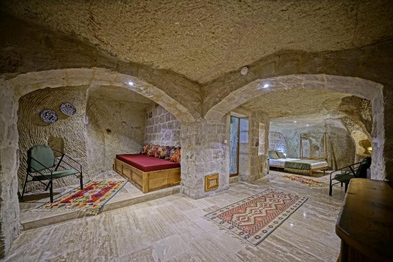 Vigneron Cave Hotel image
