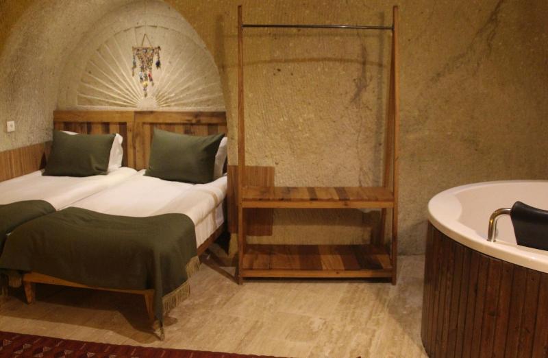 Vigneron Cave Hotel image
