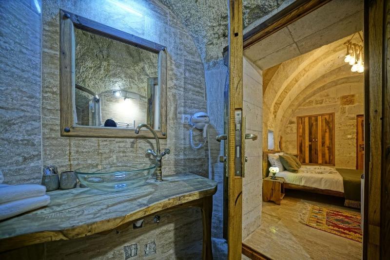 Vigneron Cave Hotel image