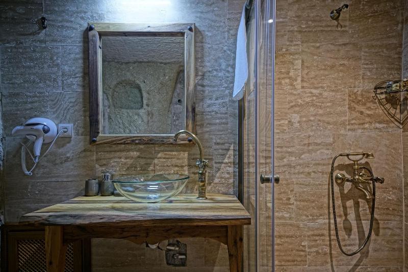 Vigneron Cave Hotel image