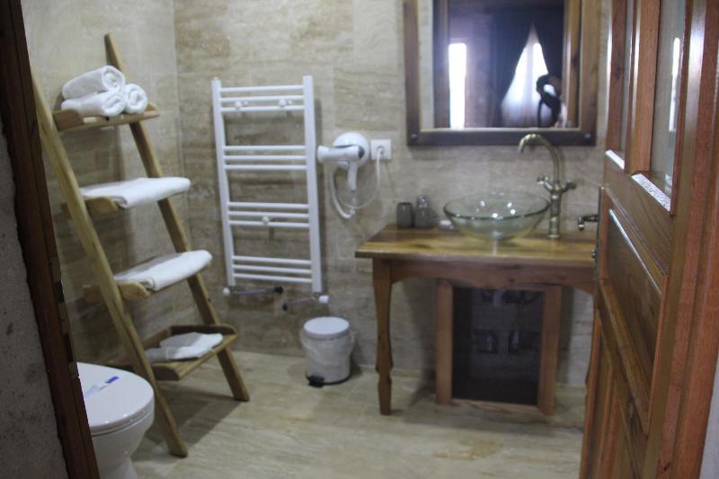 Vigneron Cave Hotel image