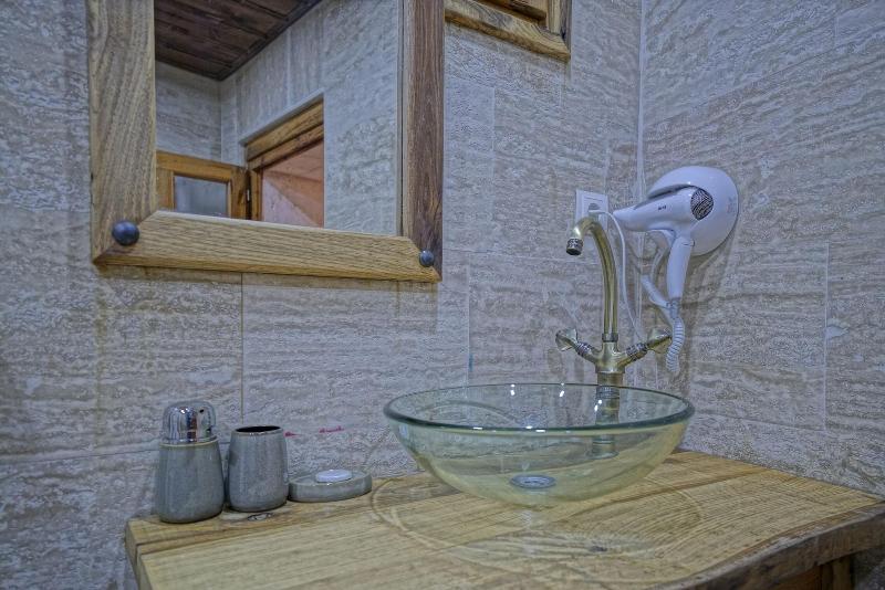 Vigneron Cave Hotel image