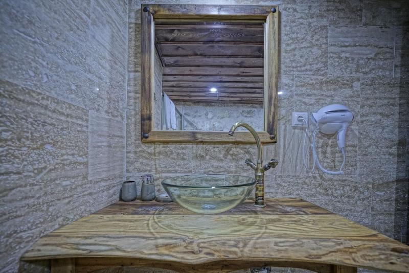 Vigneron Cave Hotel image
