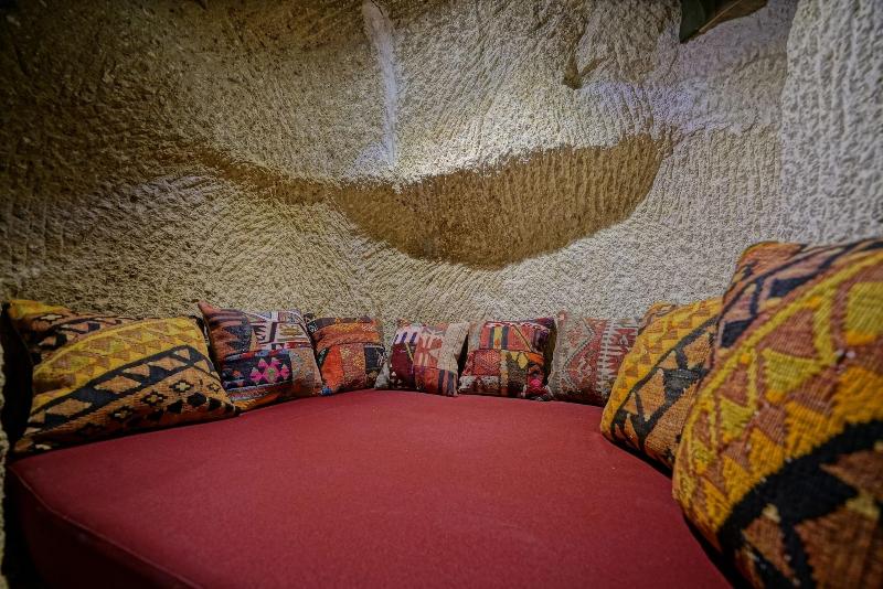 Vigneron Cave Hotel image