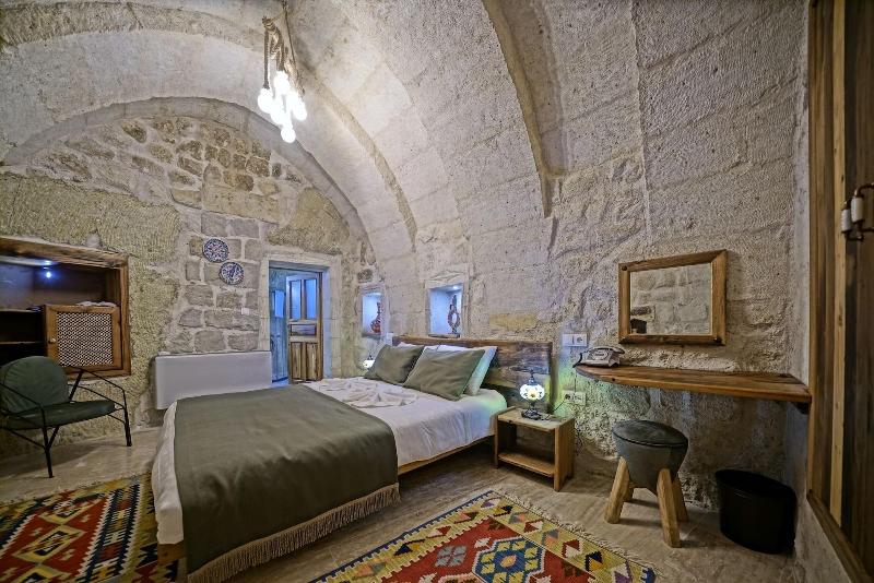 Vigneron Cave Hotel image