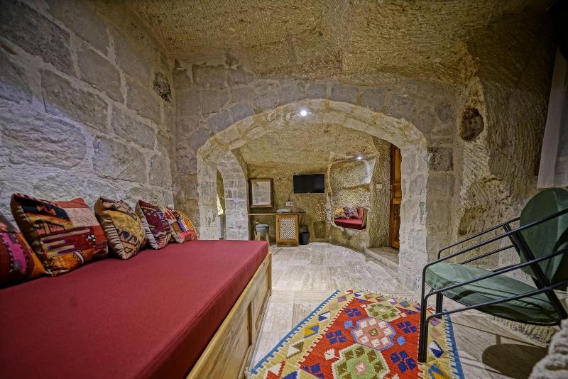 Vigneron Cave Hotel image