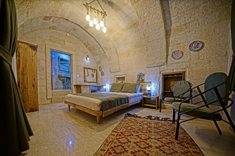 Vigneron Cave Hotel image