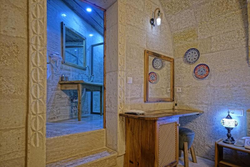 Vigneron Cave Hotel image