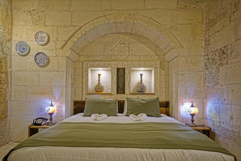 Vigneron Cave Hotel image