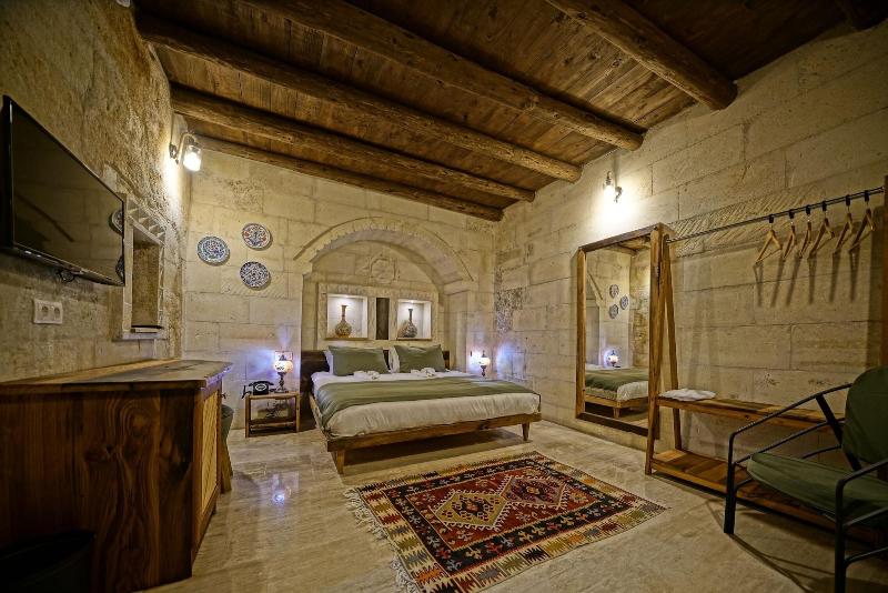 Vigneron Cave Hotel image