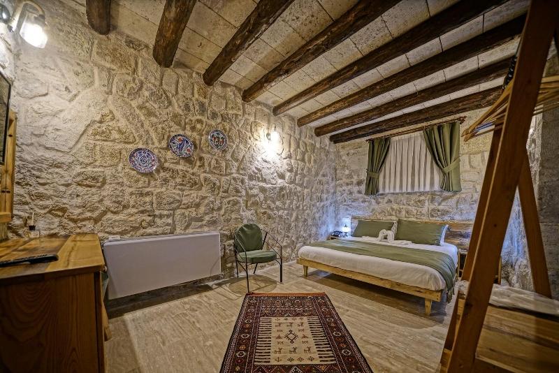 Vigneron Cave Hotel image